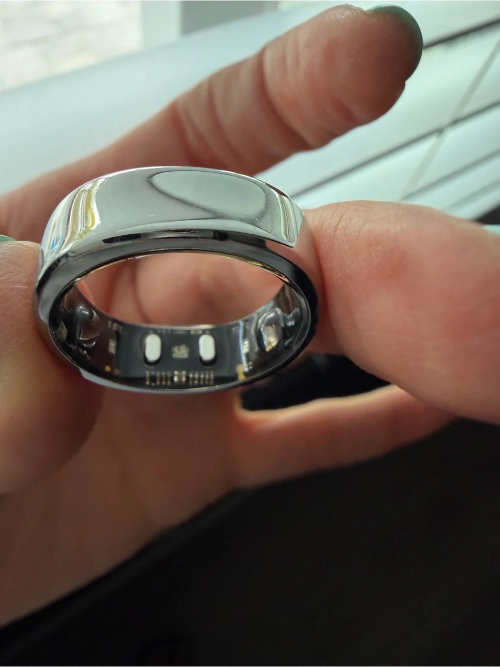 Ringconn Silver Smart Ring with Assorted Color Bands and Charger. Size 8